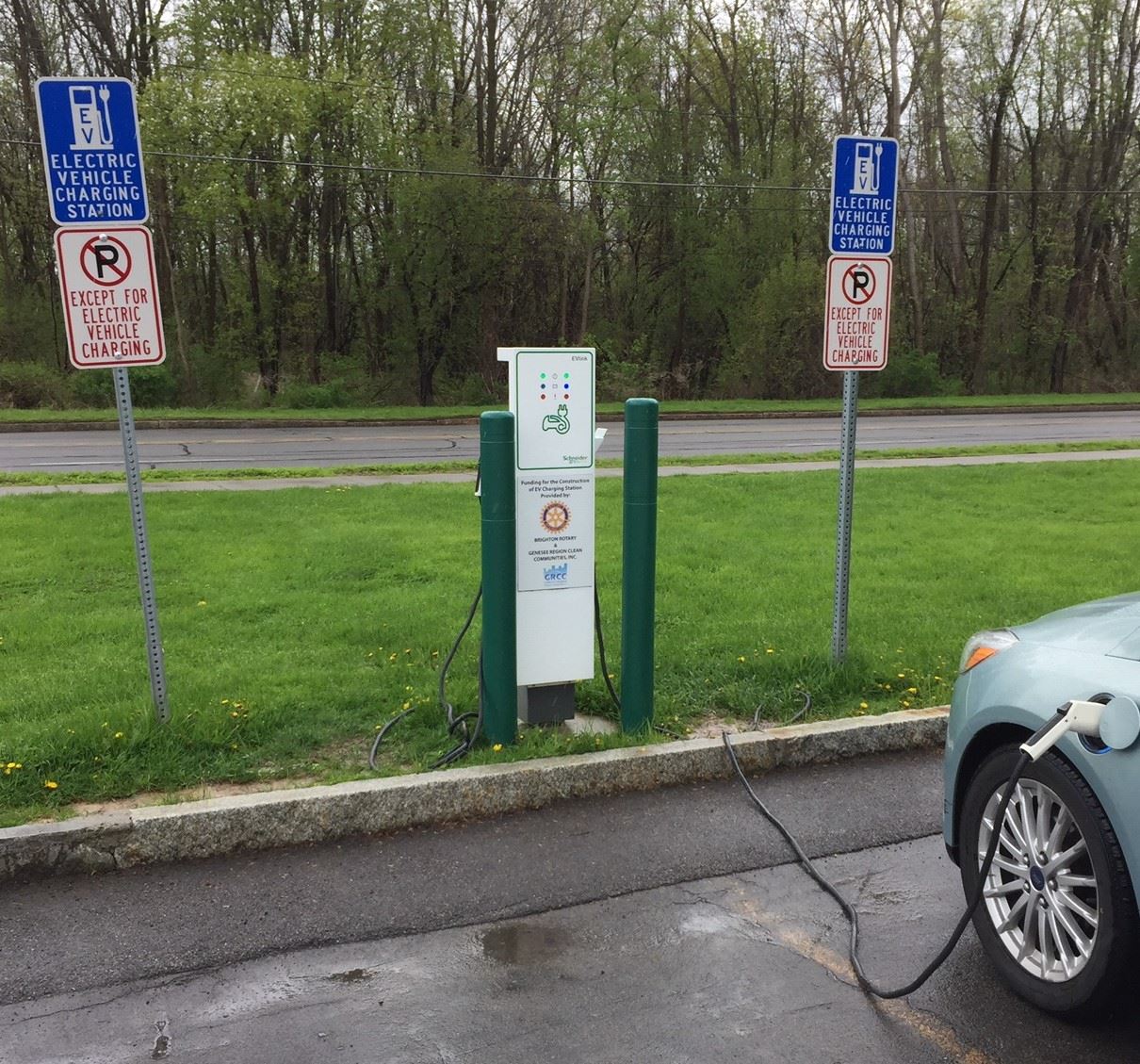 EV charging station 2 w car (2)